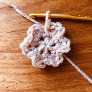 かぎ針編み花のモチーフ